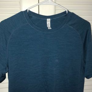 Lululemon men’s metal vent tech surge shirt